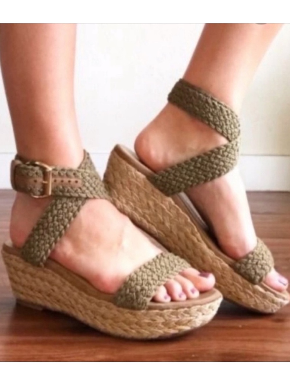 Stuart Weitzman Alexlo Espadrille Jute Platform as seen on Jen Aniston size 8